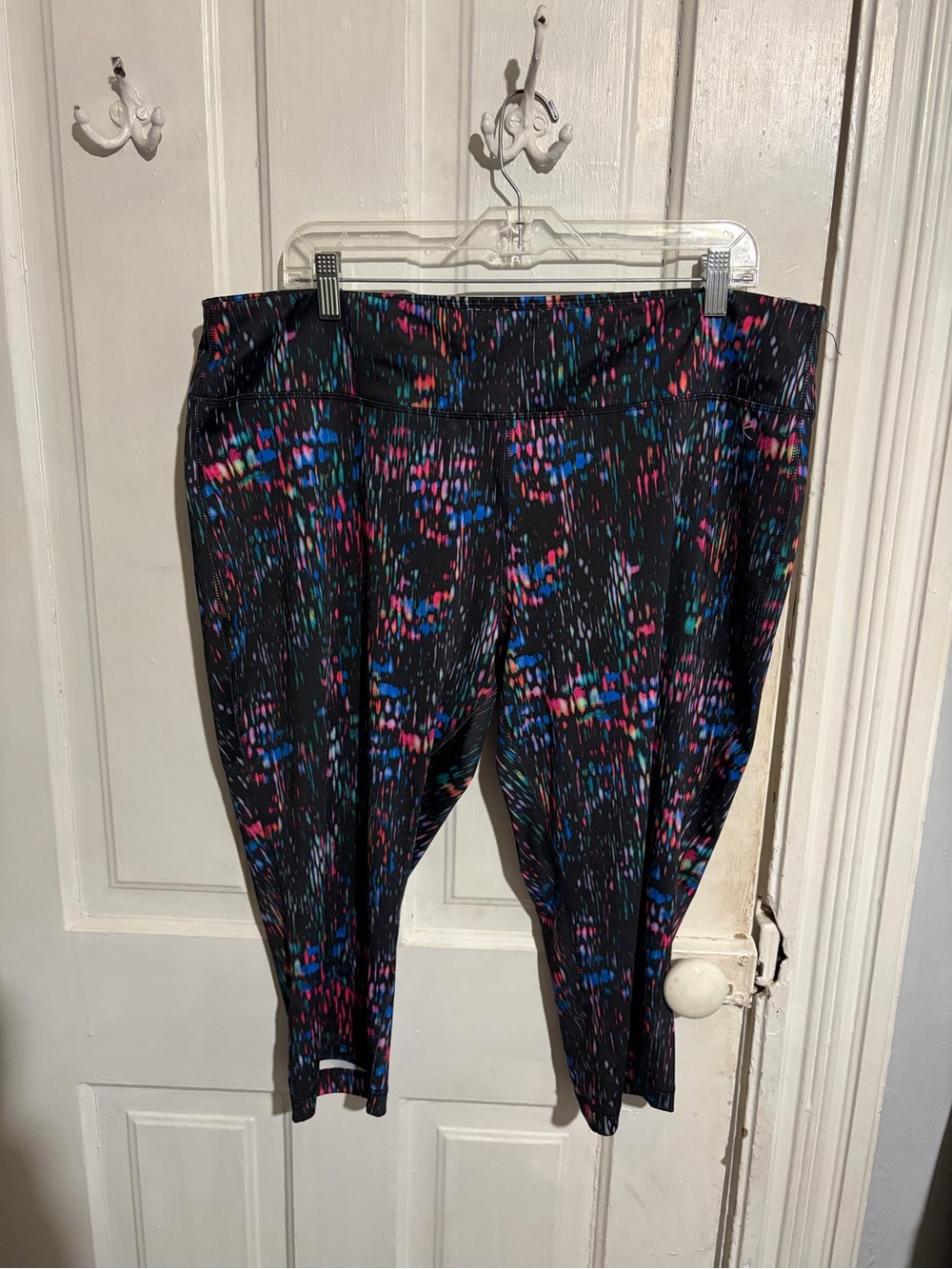 Danskin Now Multicolor Fitted Capri Leggings